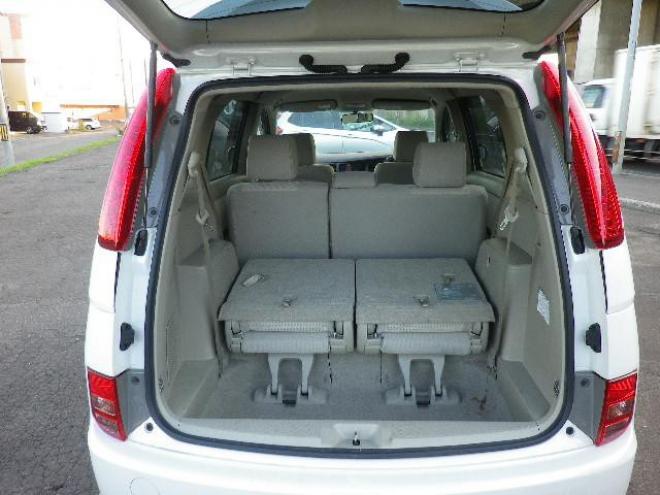 アイシスプラタナリミテッド４ＷＤ　パワスラ　ＨＤＤナビ　寒冷地仕様 4WD 2000 5Dr