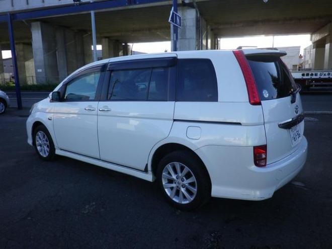 アイシスプラタナリミテッド４ＷＤ　パワスラ　ＨＤＤナビ　寒冷地仕様 4WD 2000 5Dr