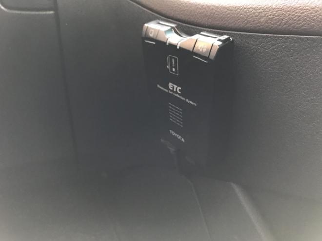 マークXジオ２４０Ｆ エアロツアラ―　☆特別限定車☆　純正ＨＤＤナビ（ミュージックサーバー・バックカメラ）　エアロツアラーバンパー・グリル　ＥＮＫＥＩ ＳＭＡＣＫ１６インチＡＷ　プッシュスタート　オートライト　スマートキー　７人乗り　ＥＴＣ　ＨＩＤ　タイミングチェーン　カタログ燃費１２．０km/Ｌ　４WD 2400 5Dr