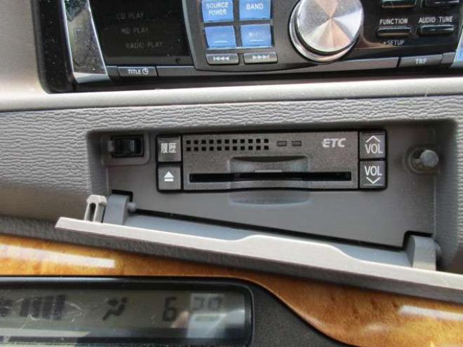 アイシス2.0 G 4WD　左パワースライドドアー 2000 5Dr