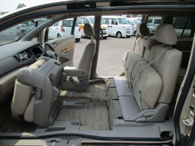 アイシス2.0 G 4WD　左パワースライドドアー 2000 5Dr