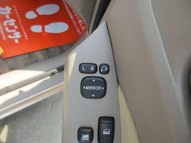 アイシス2.0 G 4WD　左パワースライドドアー 2000 5Dr