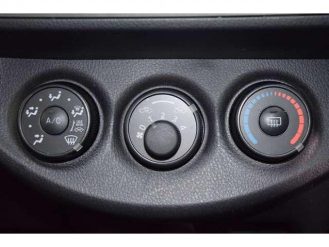 ヴィッツ1.3 F 4WD　寒冷地仕様　純正SDナビ　バックモニター 1300 5Dr