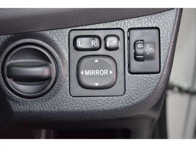 ヴィッツ1.3 F 4WD　寒冷地仕様　純正SDナビ　バックモニター 1300 5Dr