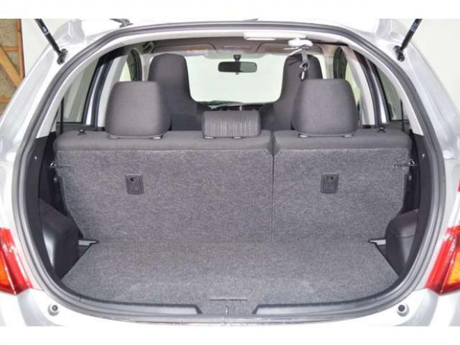 ヴィッツ1.3 F 4WD　寒冷地仕様　純正SDナビ　バックモニター 1300 5Dr