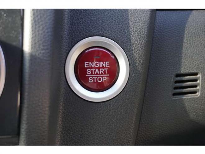 フィット1.3 13G Fパッケージ 4WD　社外SDナビ 1300 5Dr