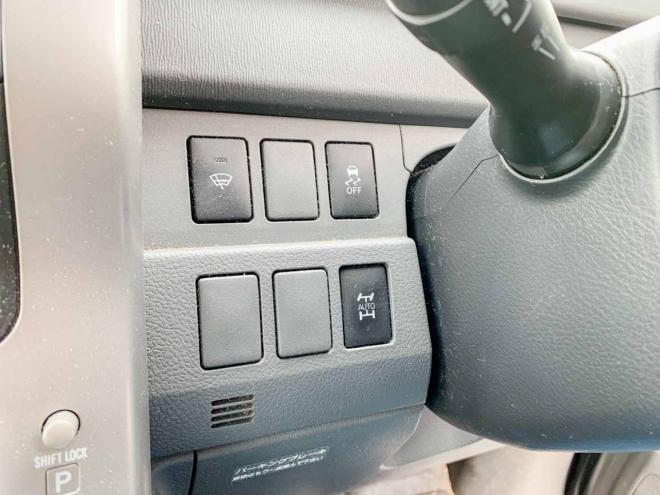 ノアYY　４ＷＤ　禁煙車　寒冷地仕様　１年保証　ナビ Bカメラ 夏冬タイヤ
