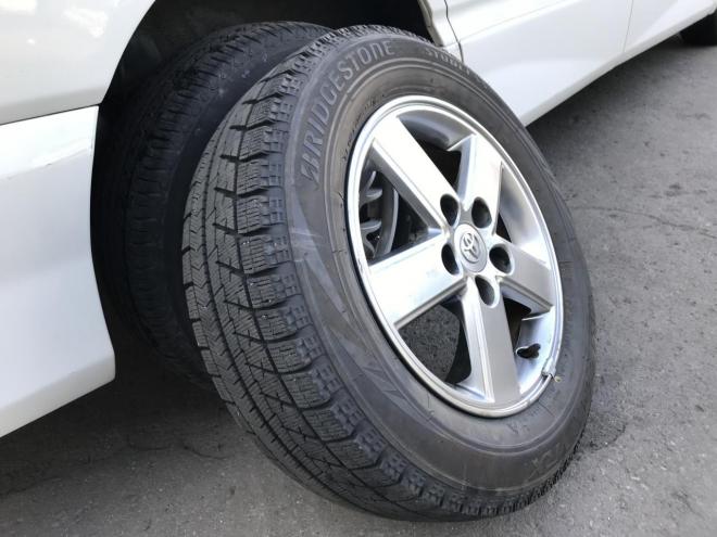 ヴォクシーZ煌　☆特別限定車☆　純正HDDナビ（ミュージックサーバー・DVD再生可）　バックカメラ　両側パワースライドドア　S-HOLD15インチAW　４WDオートモードスイッチ　ステアリングシフト　タイミングチェーン　キーレス　HID　カタログ燃費１３．２ｋｍ／L　4WD 2000 5Dr
