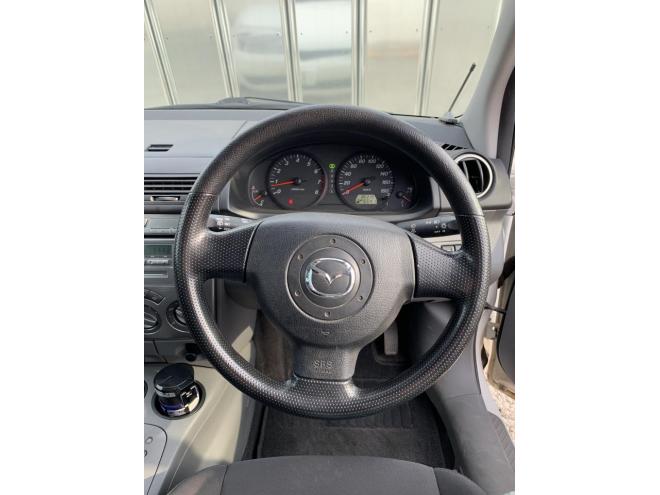 デミオ1.3カジュアル e-4WD 4WD 1300 5Dr