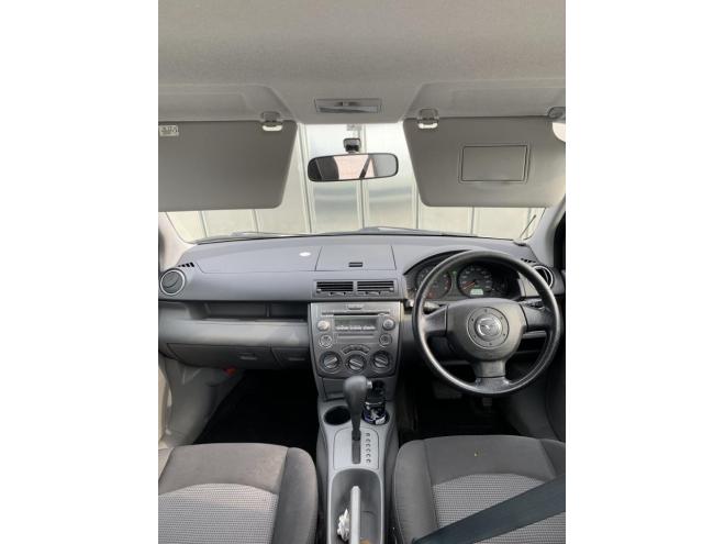 デミオ1.3カジュアル e-4WD 4WD 1300 5Dr