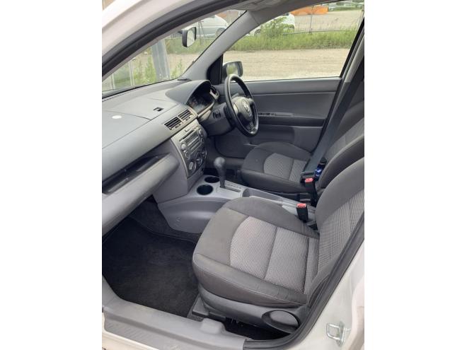 デミオ1.3カジュアル e-4WD 4WD 1300 5Dr