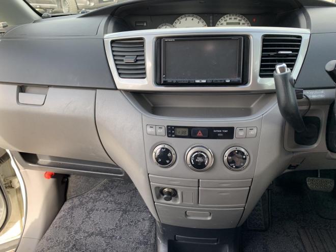 ヴォクシー2.0Z煌? 4WD 4WD 2000 5Dr