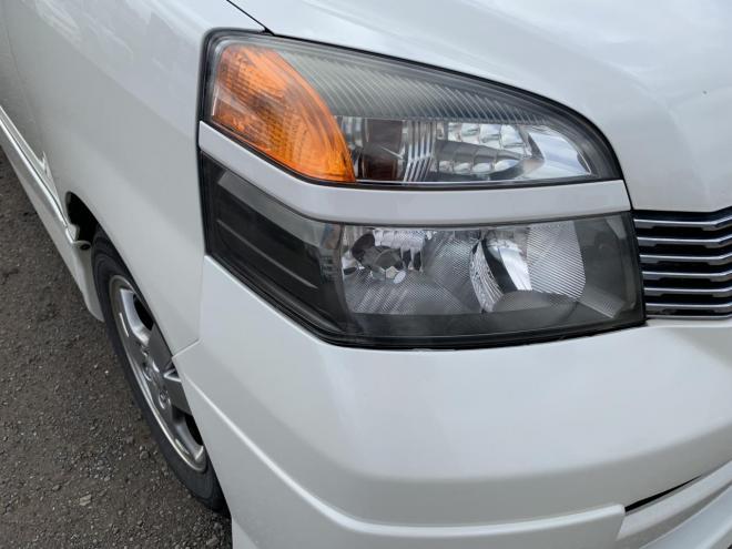 ヴォクシー2.0Z煌? 4WD 4WD 2000 5Dr