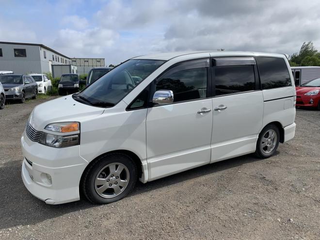ヴォクシー2.0Z煌? 4WD 4WD 2000 5Dr