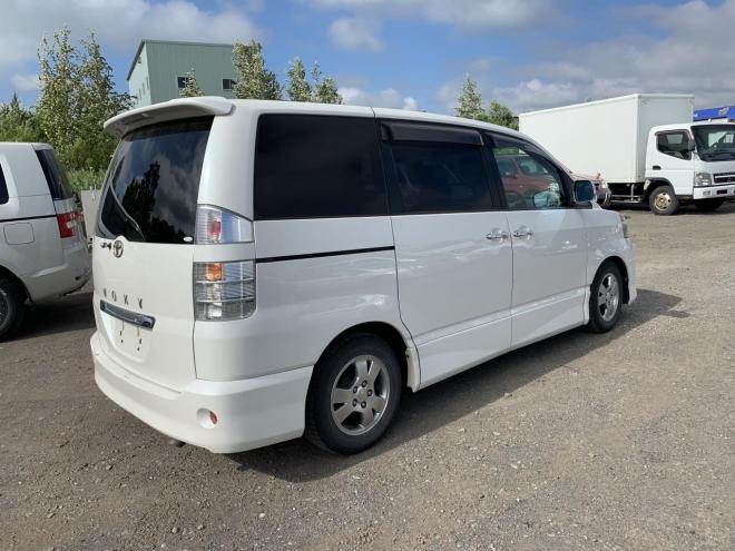 ヴォクシー2.0Z煌? 4WD 4WD 2000 5Dr