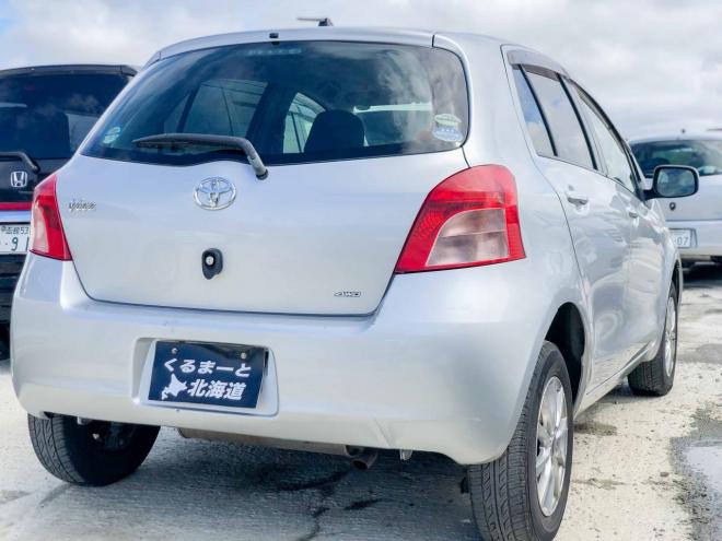 ヴィッツＦ ４ＷＤ　禁煙車　寒冷地仕様　１年保証