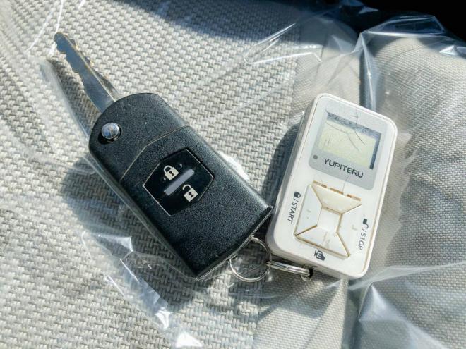 デミオ１３Ｃ　４ＷＤ　禁煙車　寒冷地仕様　１年保証 エンスタ　夏冬タイヤ