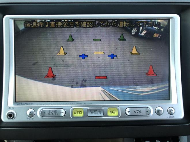 ストリームＸスタイリッシュエディションパッケージ　純正ＣＤナビ　バックカメラ　ＷＥＤＳレオニス１８インチ　ＨＩＤ　ＥＴＣ　レべライザ―　フロントガラス熱線　コーナーポール　タイミングチェーン　4WD 　カタログ燃費１３．８ｋｍ／Ｌ　1800 5Dr