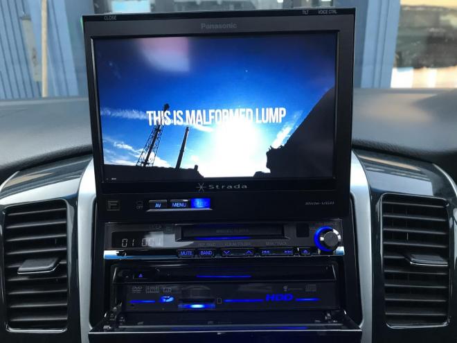 アルファードＡＳ　ストラーダＨＤＤナビ（ミュージックサーバー・ＤＶＤ再生可・フルセグＴＶ）　ＡＬＰＩＮＥフリップダウンモニター　Ｗサンルーフ　Ｂｅｒｓａｇｌｉｏ１９インチＡＷ　ローダウン　キャプテンシート　左パワースライドドア　　アイライン　オートライト　ＥＴＣ　ＨＩＤ　カタログ燃費9，4km/Ｌ　4WD 2400 5Dr