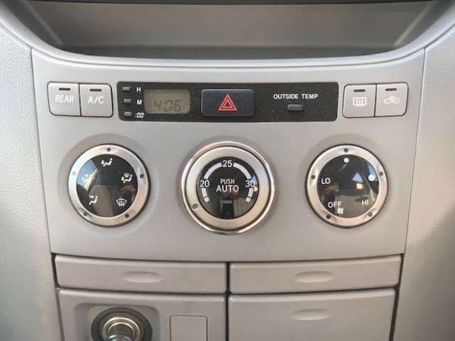 ノア2.0 X Gセレクション 4WD　キーレス　アルミホイール　内外きれい 2000 5Dr