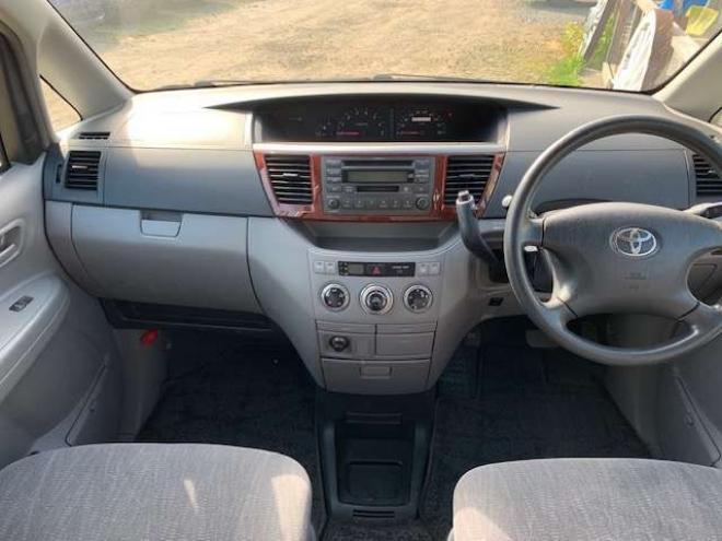 ノア2.0 X Gセレクション 4WD　キーレス　アルミホイール　内外きれい 2000 5Dr