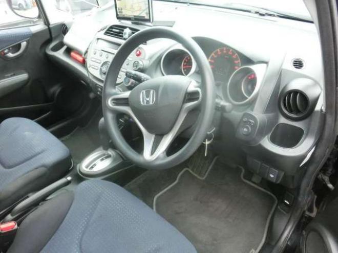 フィット1.3 G 4WD　社外ナビ　ETC　Rカメラ 1300 5Dr