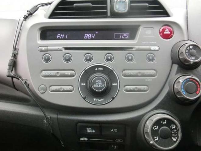 フィット1.3 G 4WD　社外ナビ　ETC　Rカメラ 1300 5Dr
