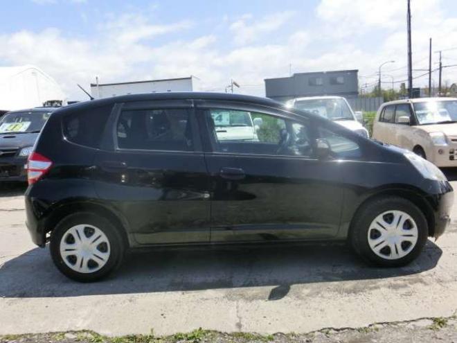 フィット1.3 G 4WD　社外ナビ　ETC　Rカメラ 1300 5Dr