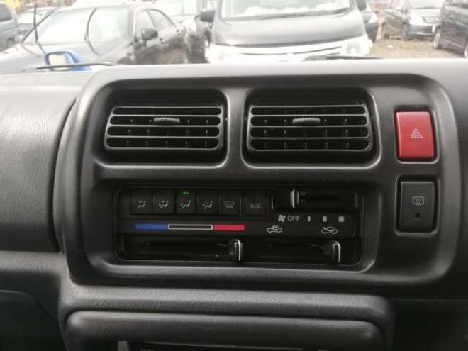 ジムニーXC 4WD　ターボ　背面タイヤ 660 3Dr
