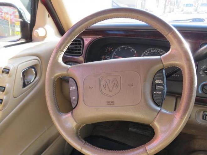 ダッジデュランゴ ５．９Ｌ　Ｖ８　マグナムエンジン　４ＷＤ　コラムＡＴ　レザー 4WD 5900 5Dr