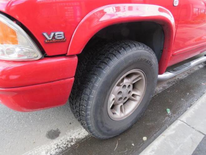 ダッジデュランゴ ５．９Ｌ　Ｖ８　マグナムエンジン　４ＷＤ　コラムＡＴ　レザー 4WD 5900 5Dr