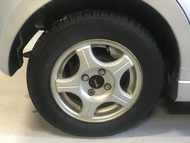ムーヴＸリミテッド　オートマ　４ＷＤ　ＣＤ　１年保証走行距離無制限 4WD 660 5Dr