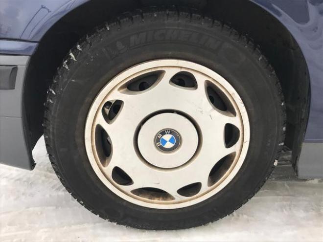 BMWＢＭＷ ３２０ｉ 2WD 2000 4Dr