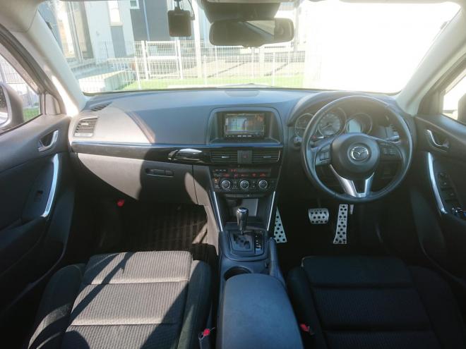 CX-5ＸＤ　２．２ディーゼルターボ　ｉ－ｓｔｏｐ　スマートキー＆プッシュスタート　エンジンスターター　ナビ・ＴＶ・ＤＶＤ　バック＆サイドカメラ　ウィンカーミラー　純正オプション１９ＡＷ　クルーズコントロール　カタログ燃費１８，０ｋｍ／Ｌ　 4WD 2200 5Dr