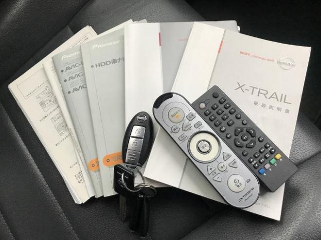 エクストレイルX　カロッツェリアHDDナビ（ミュージックサーバー・フルセグTV）　バックカメラ　革シート　AUTO/LOCKモード　純正１７インチAW　タイミングチェーン　ETC　キーレス　カタログ燃費13.0km/L　4WD 2000 5Dr