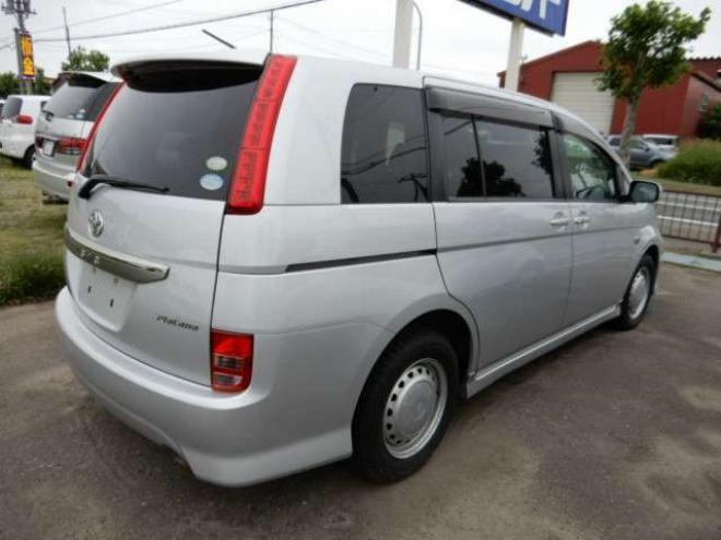 アイシス2.0 プラタナ 4WD　片側電動スライドドア 2000 5Dr
