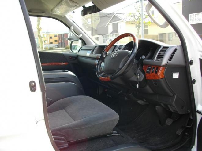 ハイエースグランドキャビン 4WD 2700 4Dr