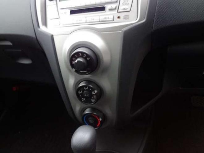 ヴィッツ1.3 F リミテッド 4WD　プッシュスタート　HID　純正エンスタ 1300 5Dr