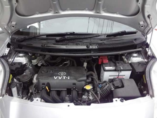 ヴィッツ1.3 F リミテッド 4WD　プッシュスタート　HID　純正エンスタ 1300 5Dr