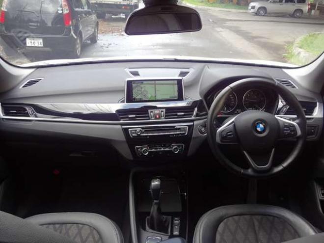 BMWX1 xドライブ 20i xライン 4WD　 正規輸入車 2000 5Dr