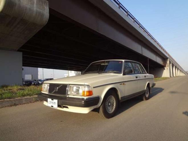 ボルボGL　オリジナル 正規輸入車 2WD 2300 4Dr
