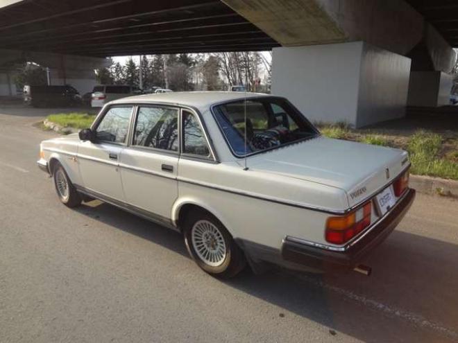 ボルボGL　オリジナル 正規輸入車 2WD 2300 4Dr