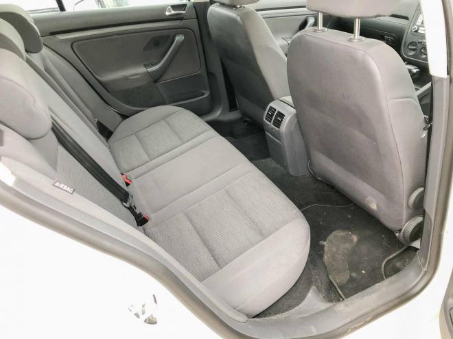 ゴルフVW 夏冬タイヤ　キーレス　寒冷地仕様　禁煙車