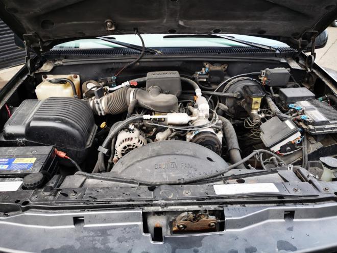 GMCユーコン　SLT　5.7L　V8 4WD 5700 5Dr