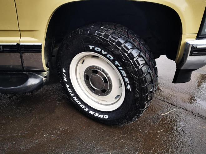 GMCユーコン　SLT　5.7L　V8 4WD 5700 5Dr
