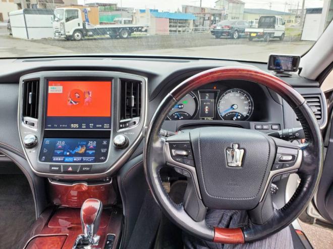 マジェスタFOUR 4WD 2500 4Dr