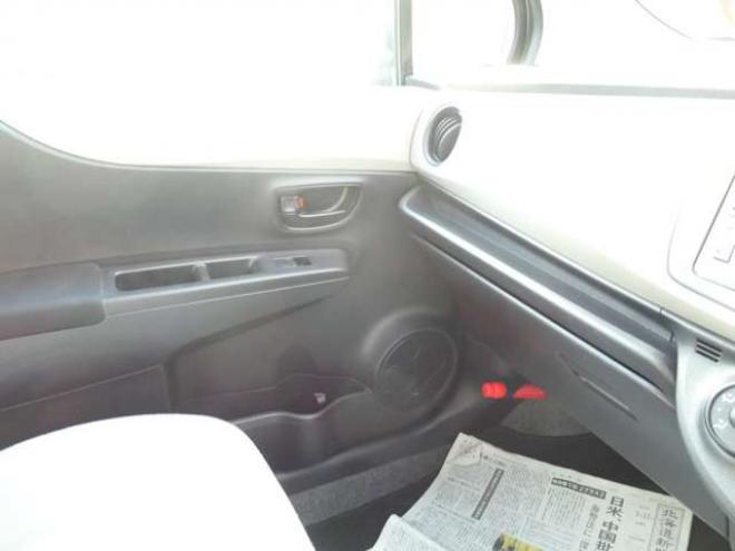 ヴィッツ1.3 F 4WD　キーレス　アルミ 1300 5Dr