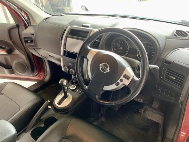 エクストレイル２０Ｘｔｔ ４ＷＤ　ナビ　バックカメラ　切り替え４ＷＤ　スマートキー　保証付 【自社ローン完備】 4WD 2000 5Dr