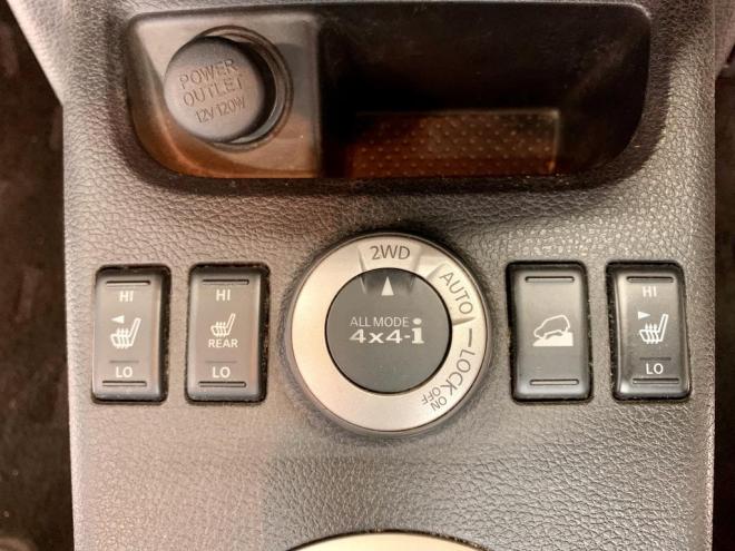 エクストレイル２０Ｘｔｔ ４ＷＤ　ナビ　バックカメラ　切り替え４ＷＤ　スマートキー　保証付 【自社ローン完備】 4WD 2000 5Dr