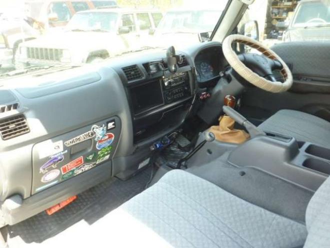 ボンゴブローニイバン 2.5 DX 低床 ロング ディーゼル 4WD　フォードエコノバン仕様セミキャンパー 2500